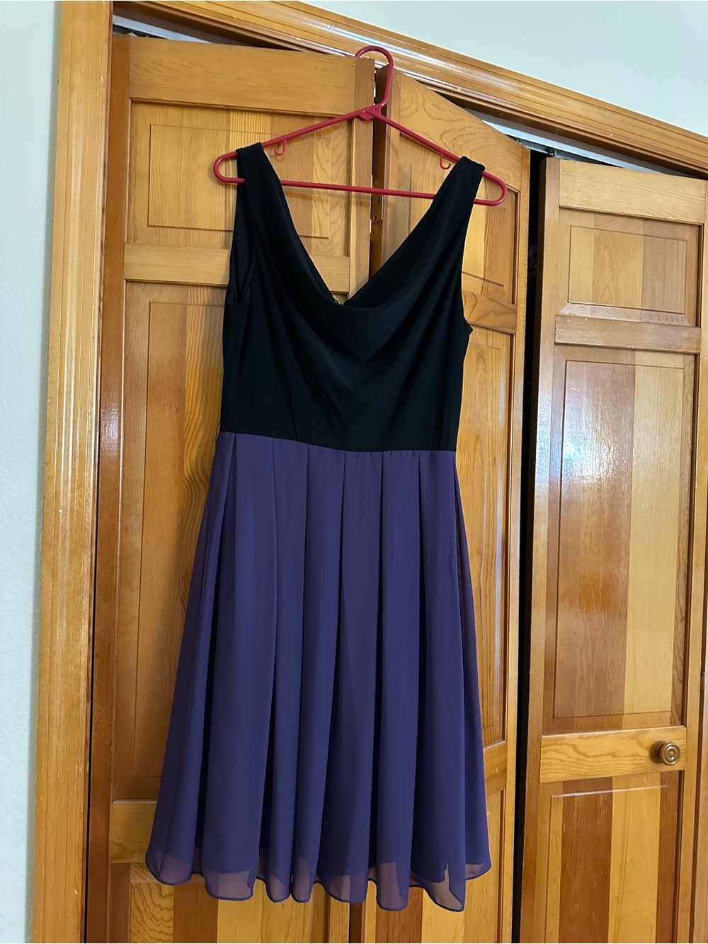 JS Boutique Black and Purple V-Neck Chiffon Midi Dress